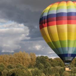 Vol en Montgolfiere - https://www.compagnons-du-vent.fr/