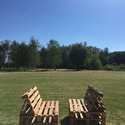 Gite du grand chêne salon de jardin en palettes