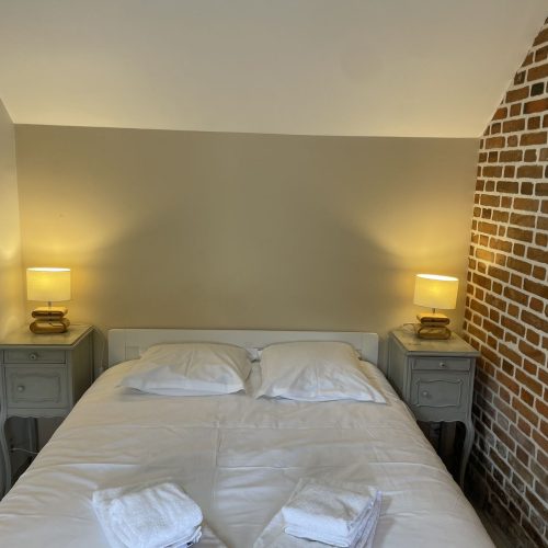 La chambre du gite le charme-b