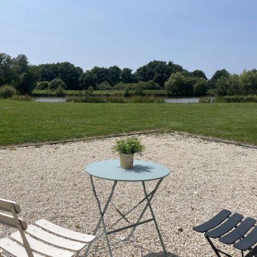 Terrasse devant le Charme